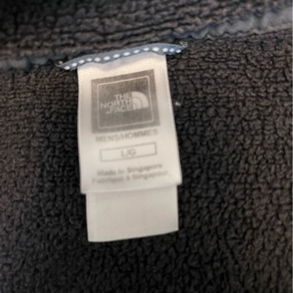 The North Face 1/4 Zip Fleece - Large - Picture 6 of 9